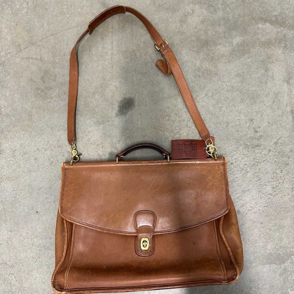 Coach Vintage Beekman Leather Flap Twist Lock Briefcase Messenger Bag has hole